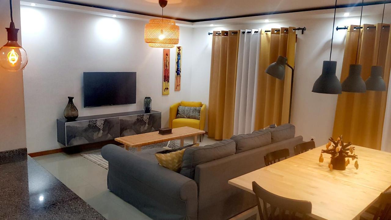 Elegant Modern Apartment With Aircond Praia Exterior foto
